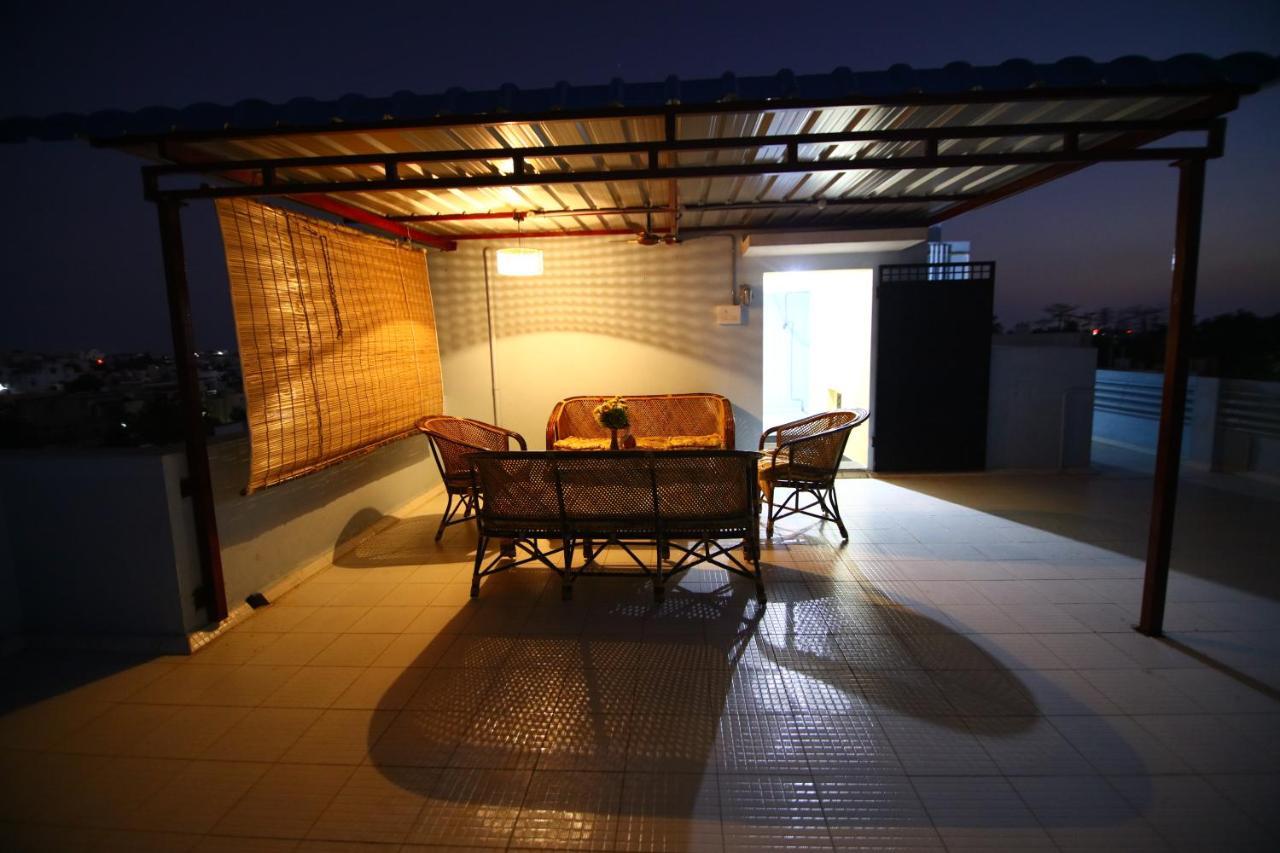 Sri Apartment 2Bhk For Familys Couples Parking A2 Pondicherry Exteriör bild
